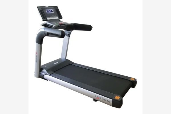 Esteira de academia Speedo Fitness TR8 Pro preta em vista lateral