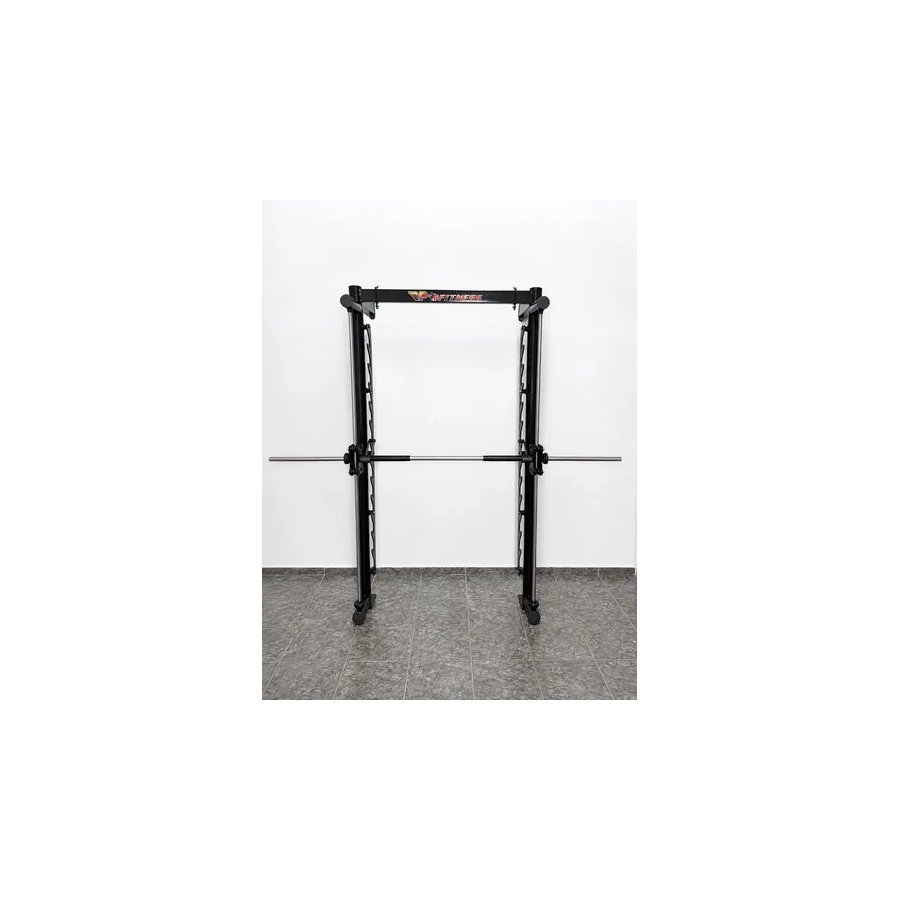 Smith machine RP Fitness encostada na parede